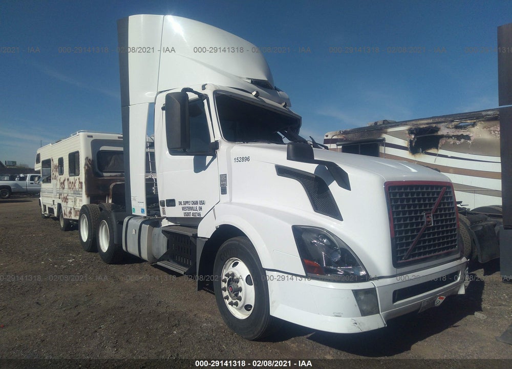 2014 VOLVO VN VIN: 4V4NC9EH8EN152896