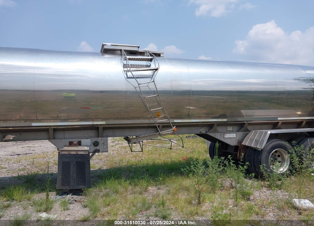 1992 WALKER STAINLESS EQUIP CO TANKER VIN: 1W9P82022N1029654