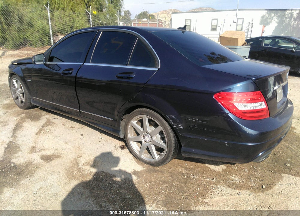 2012 MERCEDES-BENZ C 250 SPORT/LUXURY VIN: WDDGF4HB4CR216630