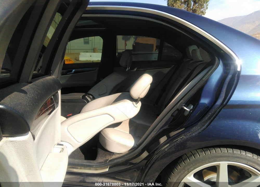 2012 MERCEDES-BENZ C 250 SPORT/LUXURY VIN: WDDGF4HB4CR216630