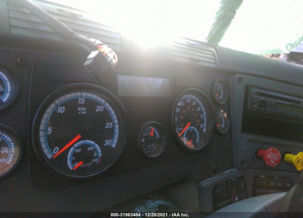 2017 FREIGHTLINER CASCADIA 125 --- VIN: 3AKJGLDR2HSHJ3986