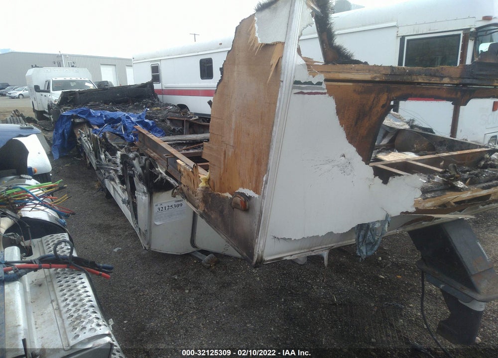 1998 KIT PATIO HAULER M-351F VIN: 1KP394F35W1389071
