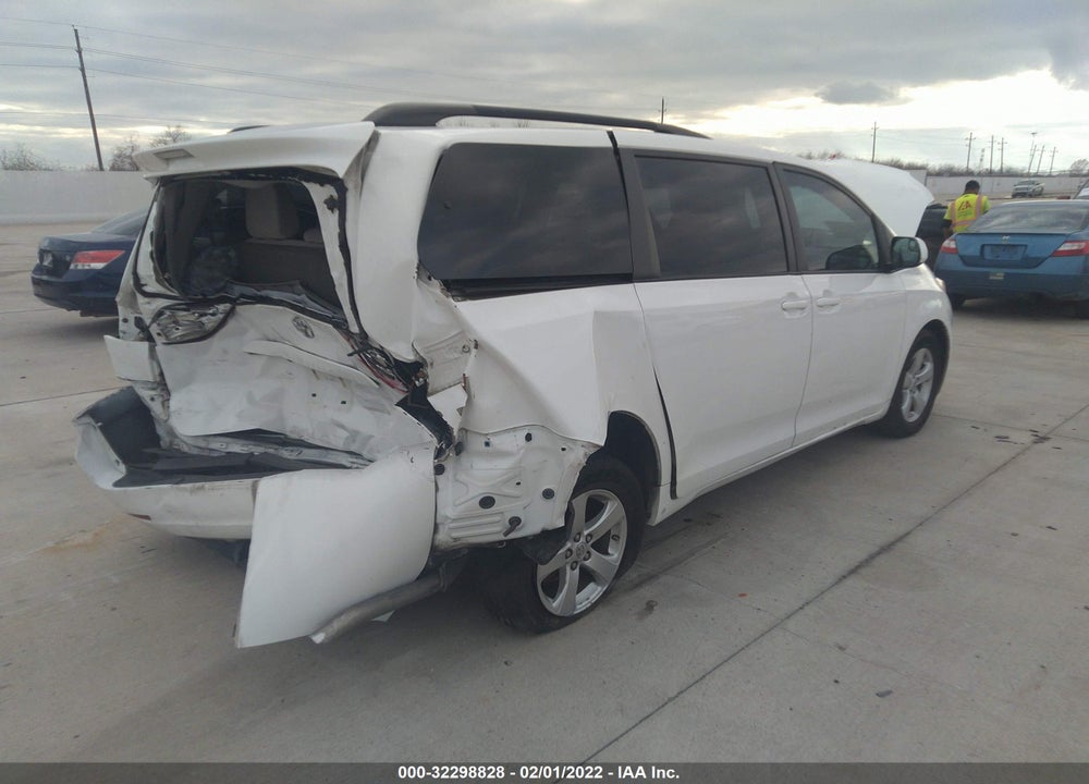 2017 TOYOTA SIENNA LE 8 PASSENGER VIN: 5TDKZ3DC9HS885425