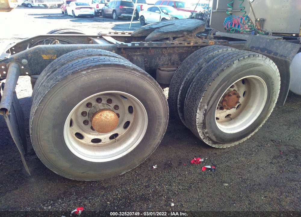 1996 PETERBILT 379 VIN: 1XP5DB9X8TN411996