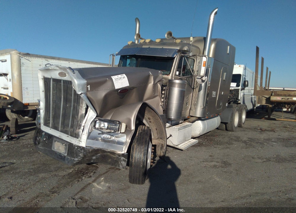 1996 PETERBILT 379 VIN: 1XP5DB9X8TN411996