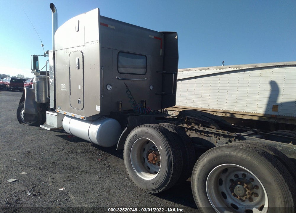 1996 PETERBILT 379 VIN: 1XP5DB9X8TN411996