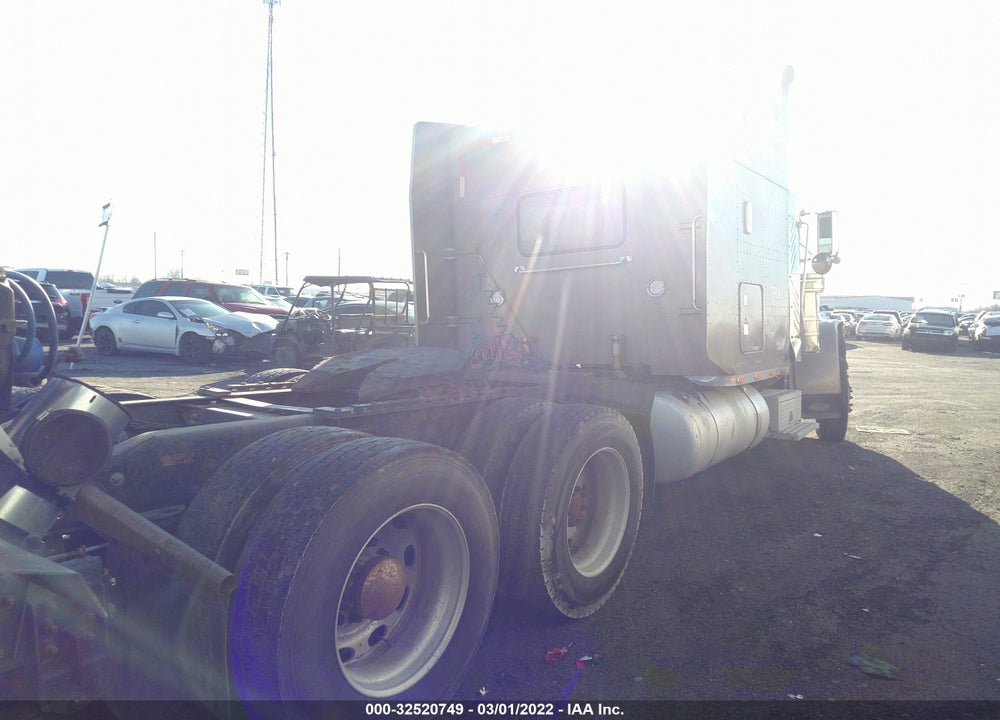 1996 PETERBILT 379 VIN: 1XP5DB9X8TN411996