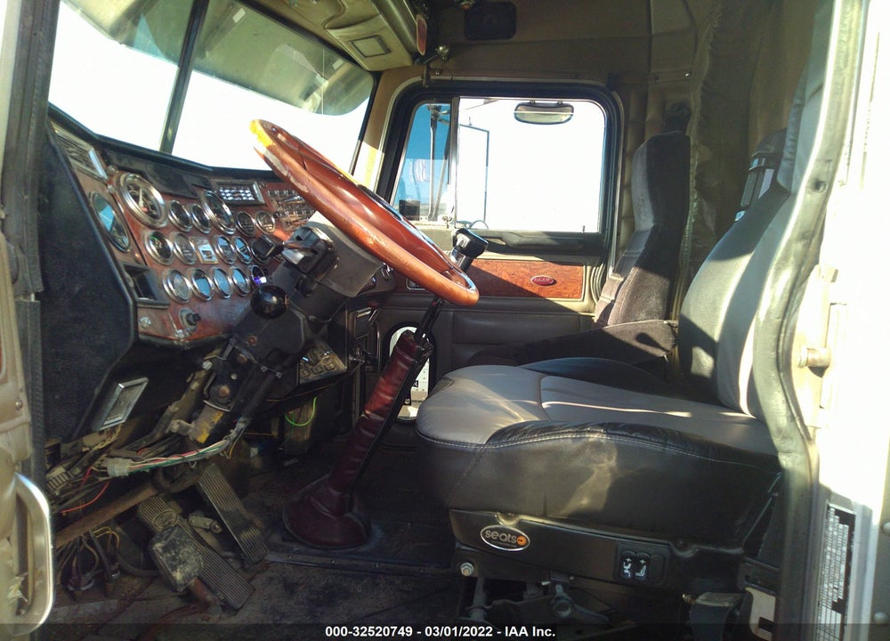 1996 PETERBILT 379 VIN: 1XP5DB9X8TN411996