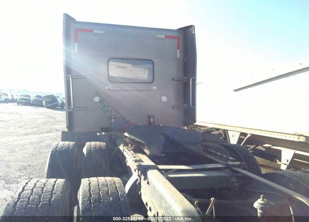 1996 PETERBILT 379 VIN: 1XP5DB9X8TN411996