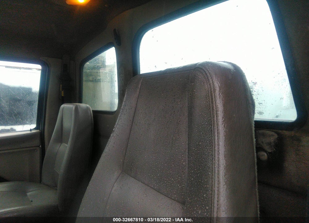 2006 STERLING TRUCK L 9500 VIN: 2FZHAZDL16AW30117