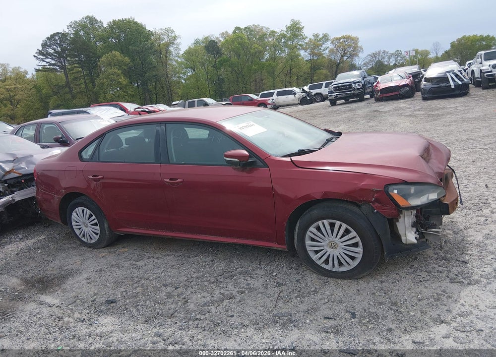 2015 VOLKSWAGEN PASSAT VIN: 1VWAT7A36FC048605