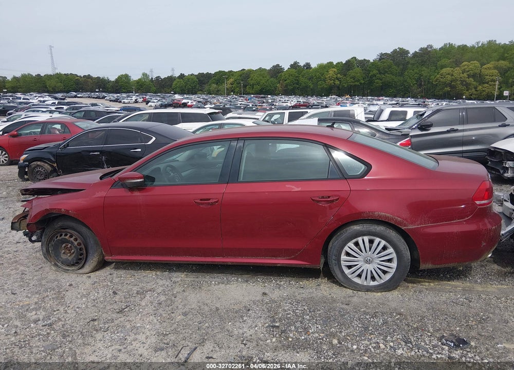 2015 VOLKSWAGEN PASSAT VIN: 1VWAT7A36FC048605
