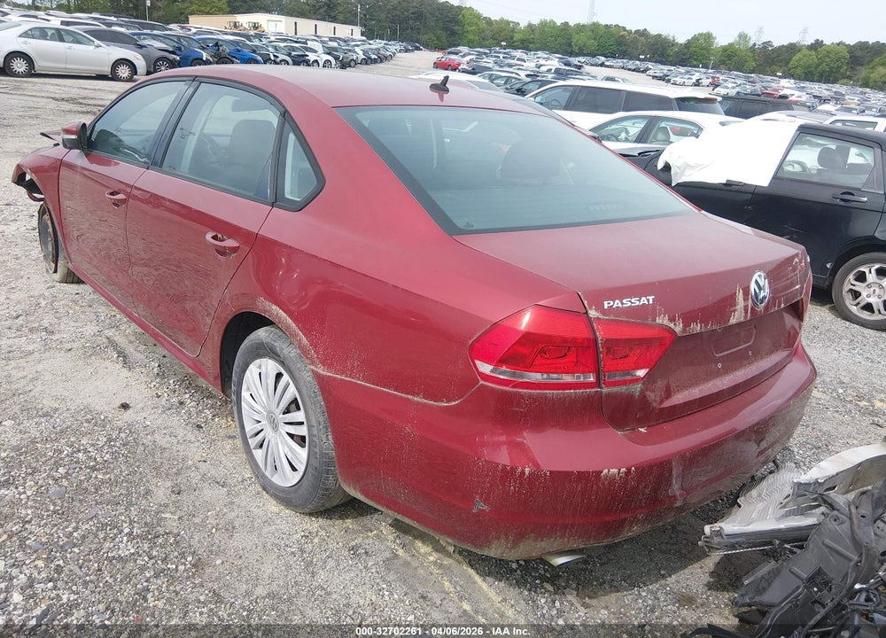 2015 VOLKSWAGEN PASSAT VIN: 1VWAT7A36FC048605