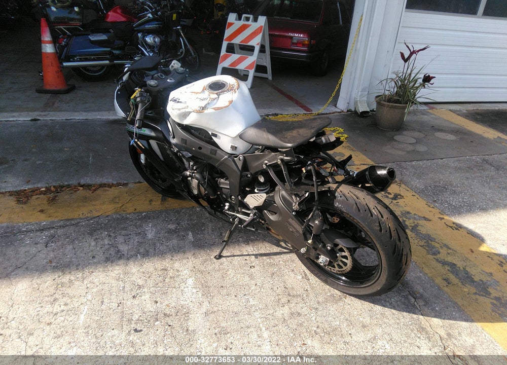 2014 KAWASAKI ZX636 E VIN: JKBZXJE10EA011582