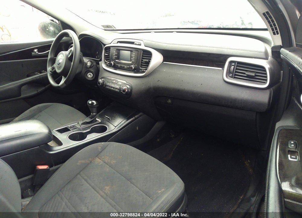 2017 KIA SORENTO VIN: 5XYPG4A38HG226318