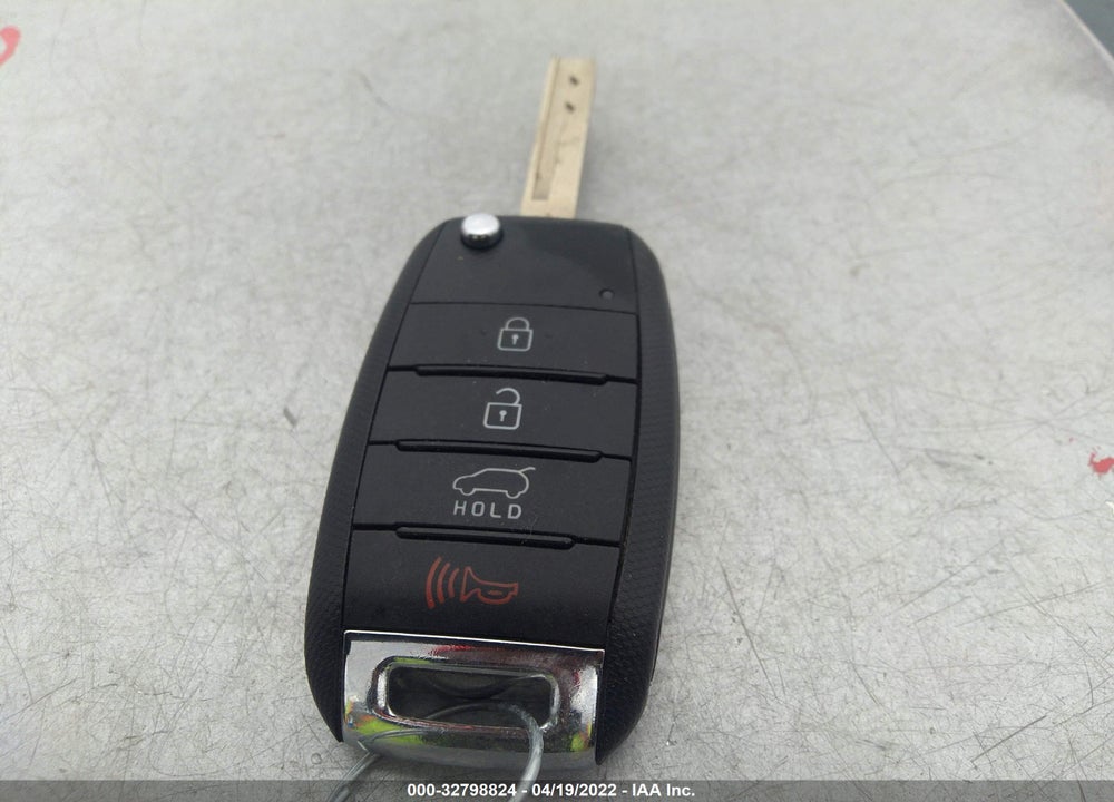 2017 KIA SORENTO VIN: 5XYPG4A38HG226318