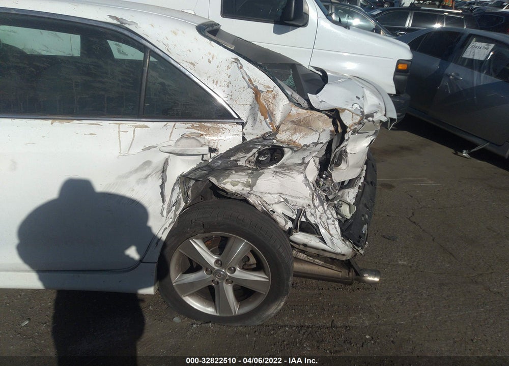 2011 TOYOTA CAMRY SE VIN: 4T1BF3EK1BU610614