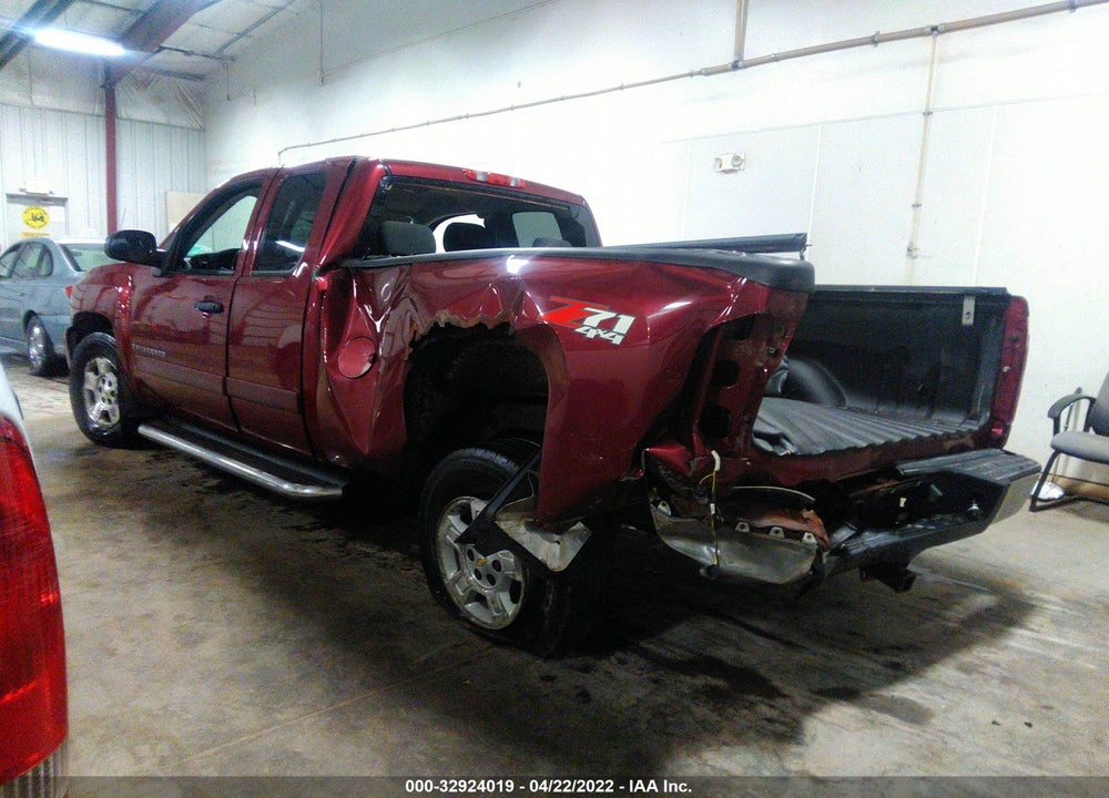2008 CHEVROLET SILVERADO 1500 LT1 VIN: 2GCEK19J981137648