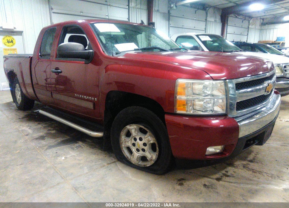 2008 CHEVROLET SILVERADO 1500 LT1 VIN: 2GCEK19J981137648