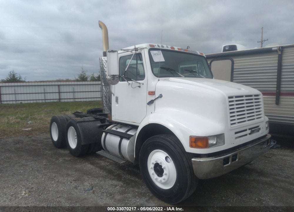 2002 INTERNATIONAL 8000 VIN: 1HSHCATR62H542418