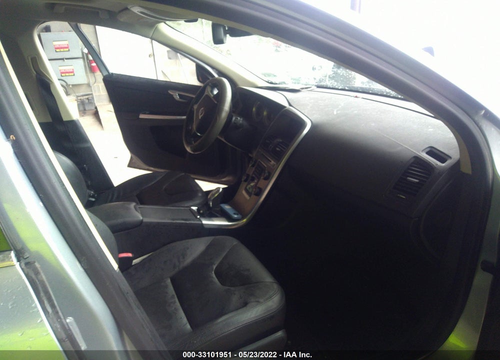 2013 VOLVO XC60 VIN: YV4940DZ9D2375591