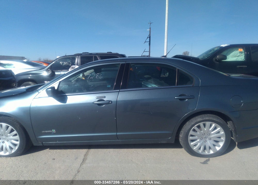2011 FORD FUSION VIN: 3FADP0L34BR177128