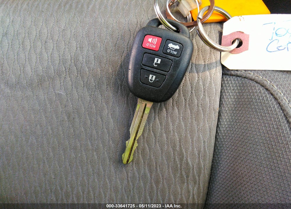 2014 TOYOTA COROLLA LE VIN: 5YFBURHE5EP086064