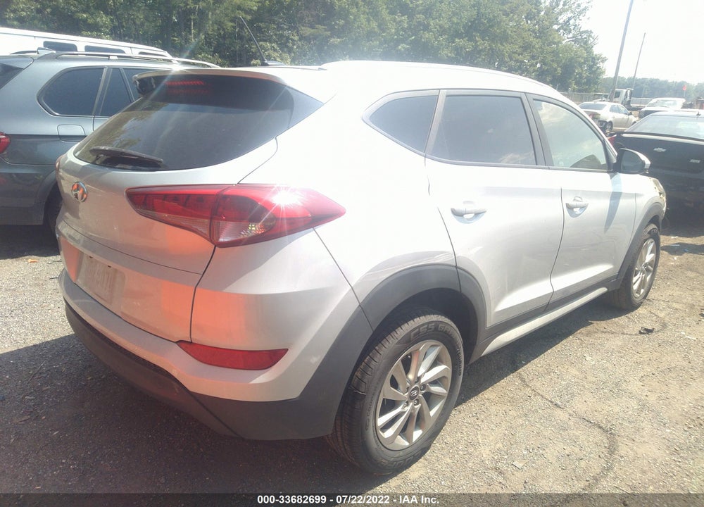 2017 HYUNDAI TUCSON SE VIN: KM8J33A47HU554781