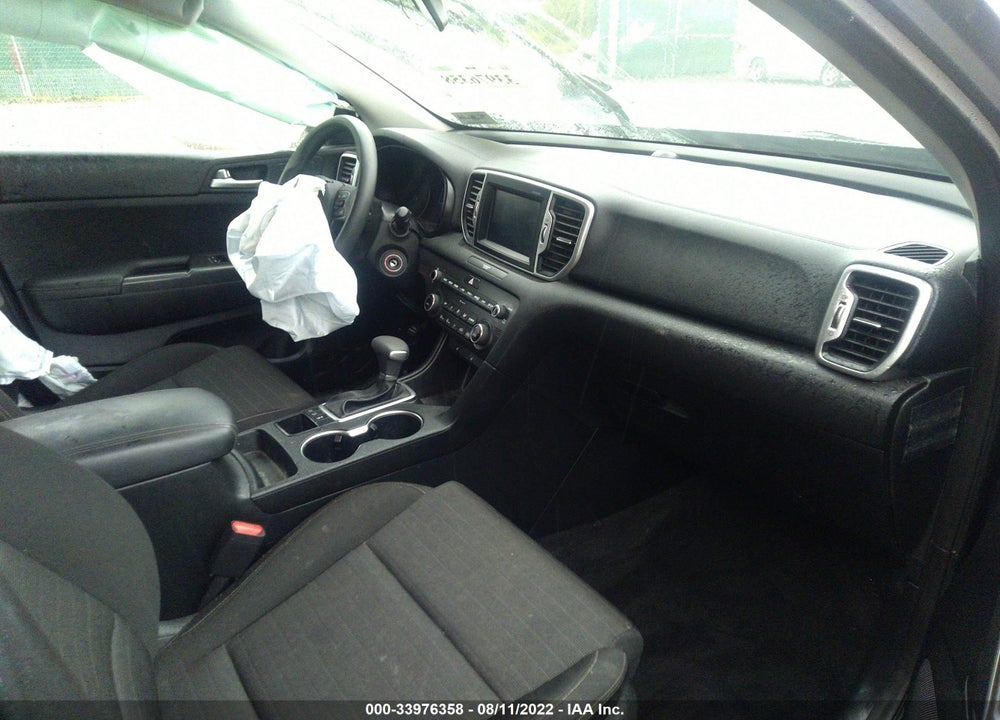 2018 KIA SPORTAGE LX VIN: KNDPMCAC6J7406032