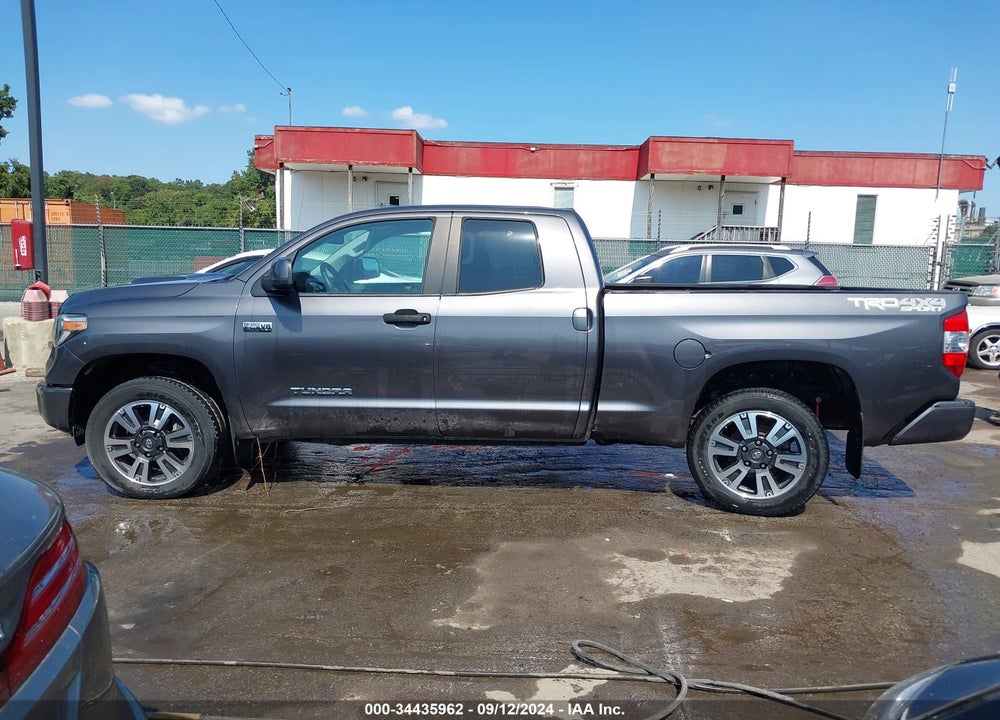 2018 TOYOTA TUNDRA 4WD VIN: 5TFUY5F19JX775462