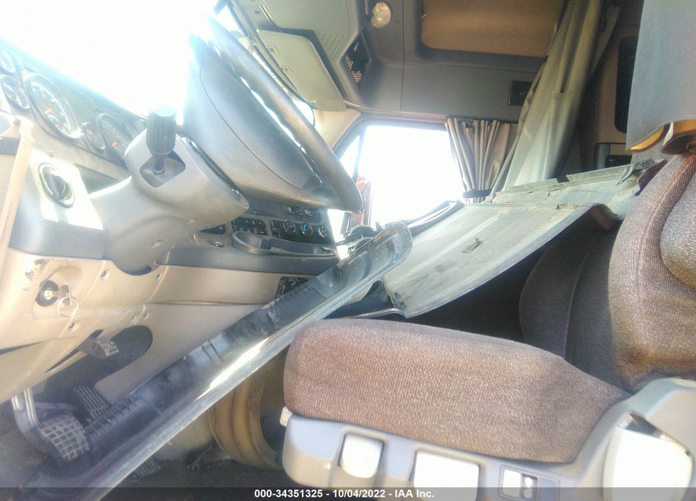 2018 FREIGHTLINER CASCADIA 125 VIN: 3AKJGLDV9JSJK1033