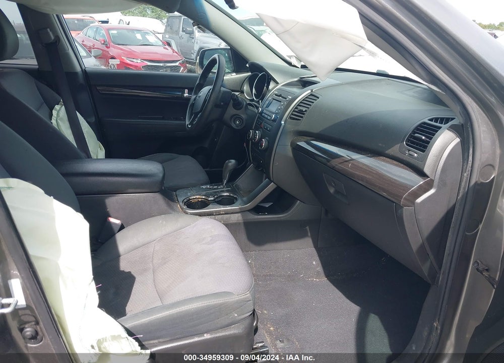 2012 KIA SORENTO LX VIN: 5XYKTDA67CG298457