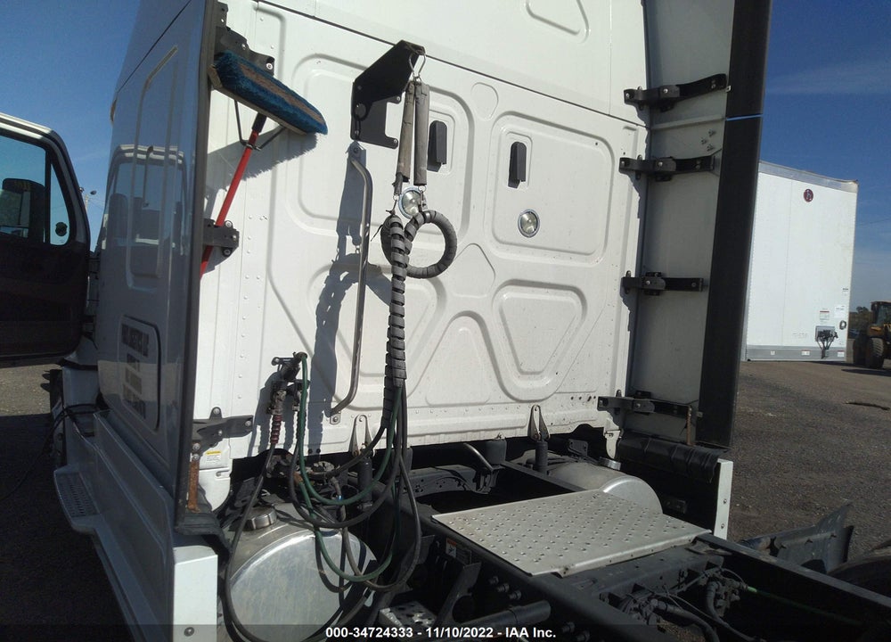 2018 FREIGHTLINER CASCADIA 125 VIN: 3AKJGLDR0JSJJ0005