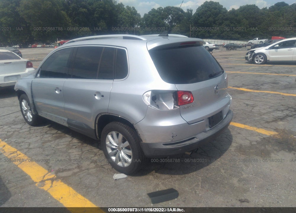 2011 VOLKSWAGEN TIGUAN VIN: WVGAV7AX7BW505183