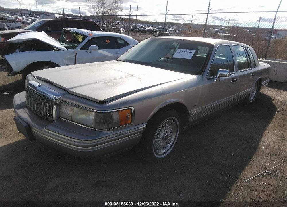1994 LINCOLN TOWN CAR SIGNATURE/TOURNAMENT VIN: 1LNLM82W5RY735293