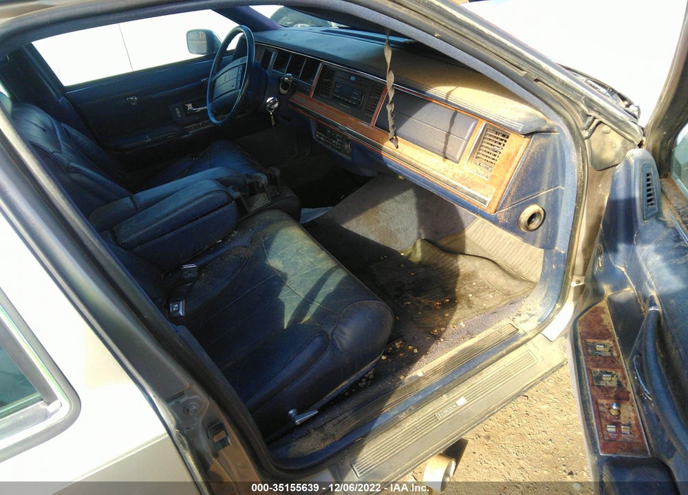 1994 LINCOLN TOWN CAR SIGNATURE/TOURNAMENT VIN: 1LNLM82W5RY735293
