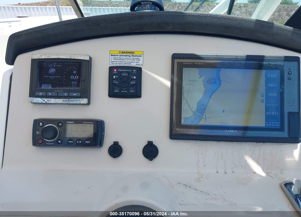 2016 BOSTON WHALER OTHER VIN: BWCE0397H516