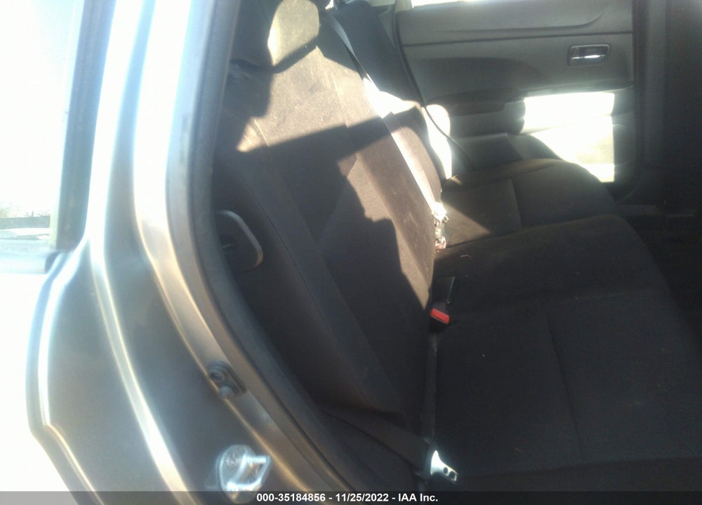 2011 MITSUBISHI OUTLANDER SPORT ES VIN: JA4AP3AU8BZ012652