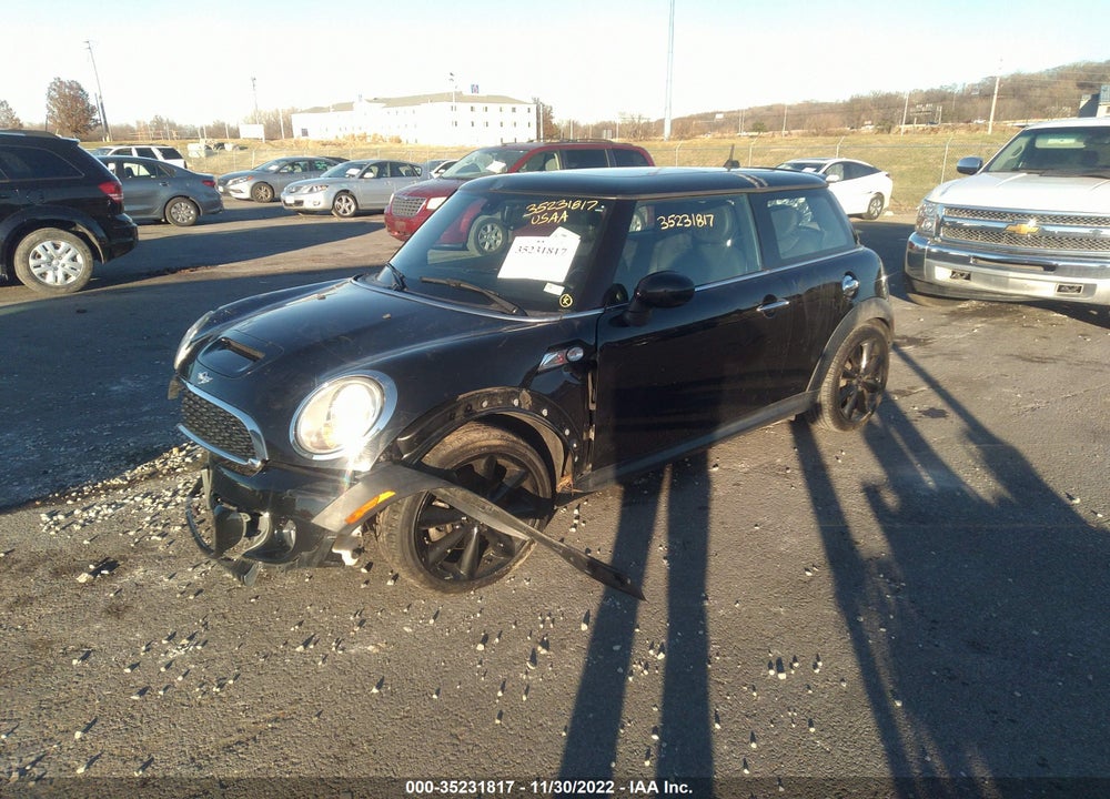 2013 MINI COOPER HARDTOP VIN: WMWSV3C56DT394589