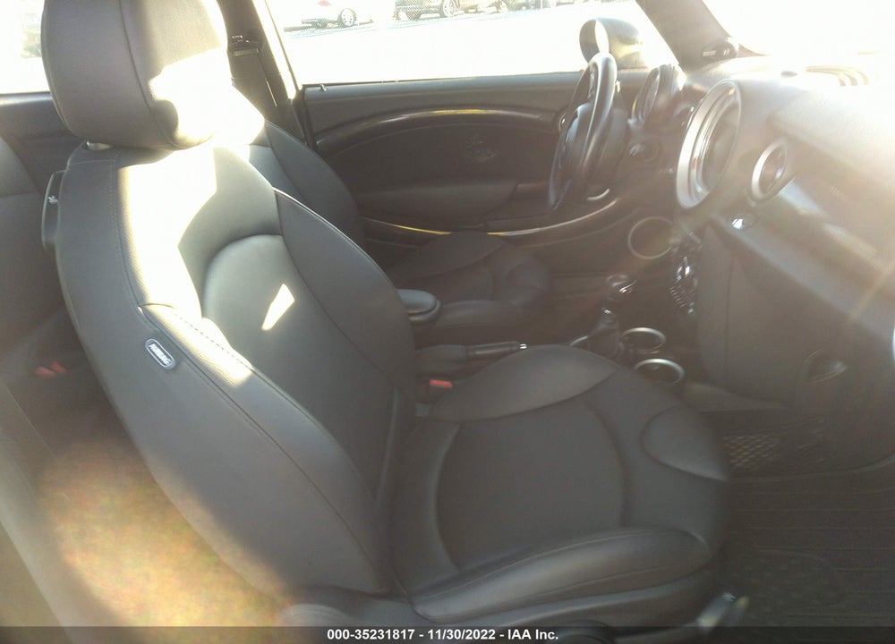 2013 MINI COOPER HARDTOP VIN: WMWSV3C56DT394589