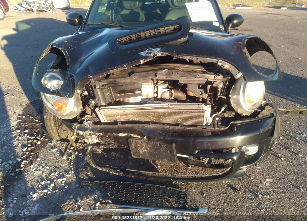 2013 MINI COOPER HARDTOP VIN: WMWSV3C56DT394589