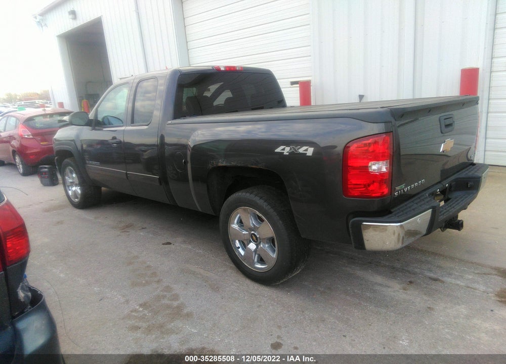 2011 CHEVROLET SILVERADO 1500 VIN: 1GCRKSE3XBZ102873