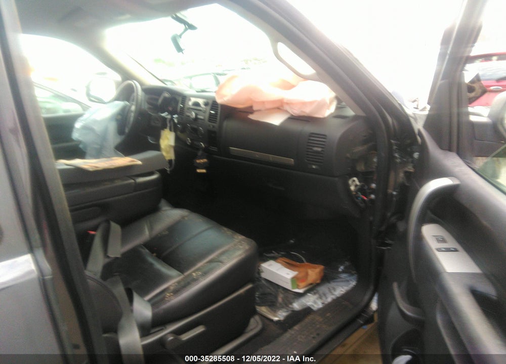 2011 CHEVROLET SILVERADO 1500 VIN: 1GCRKSE3XBZ102873