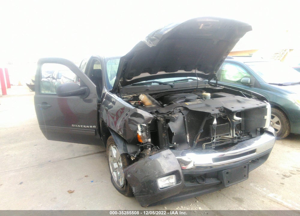 2011 CHEVROLET SILVERADO 1500 VIN: 1GCRKSE3XBZ102873