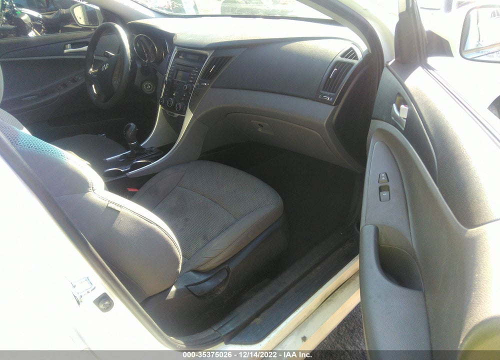 2014 HYUNDAI SONATA GLS VIN: 5NPEB4AC5EH924170