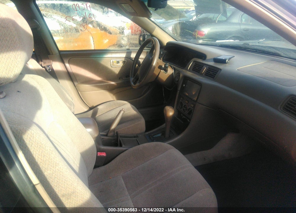 2001 TOYOTA CAMRY LE VIN: 4T1BG22K21U091633