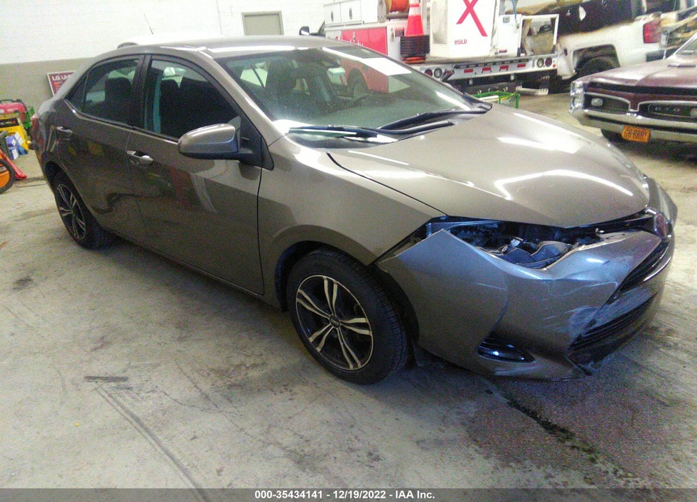 2018 TOYOTA COROLLA LE VIN: 2T1BURHE7JC033585