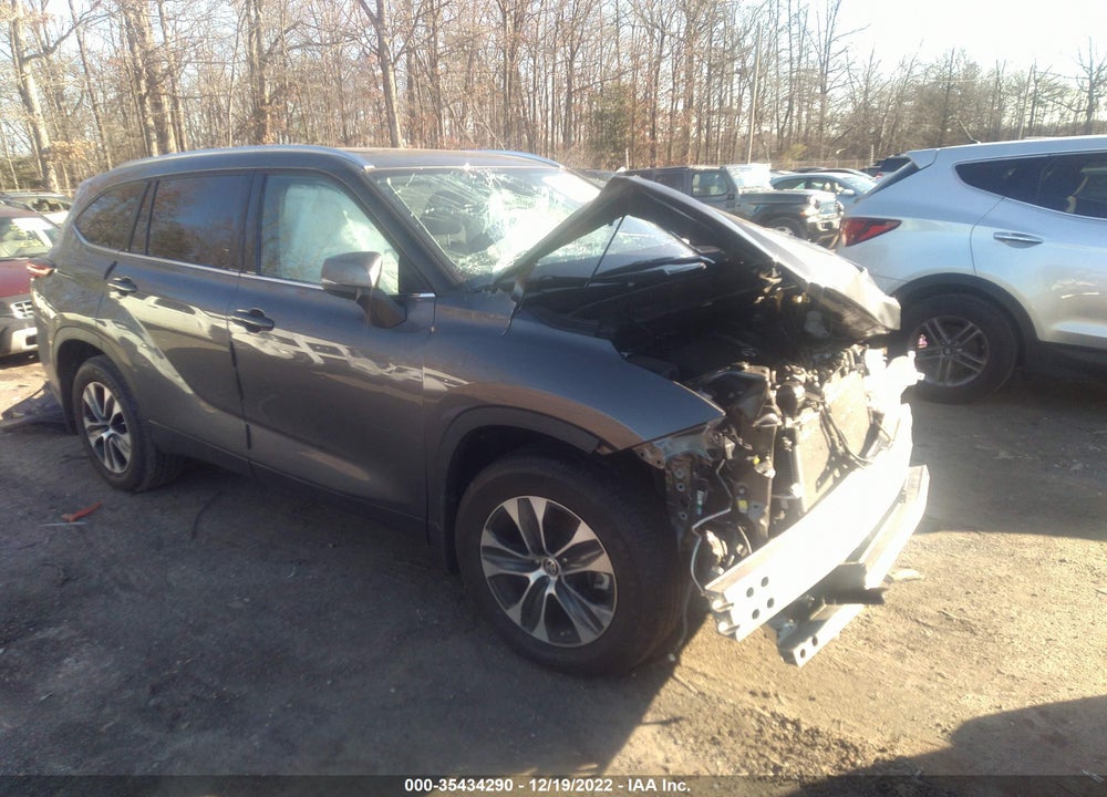 2021 TOYOTA HIGHLANDER XLE VIN: 5TDGZRBH9MS126811