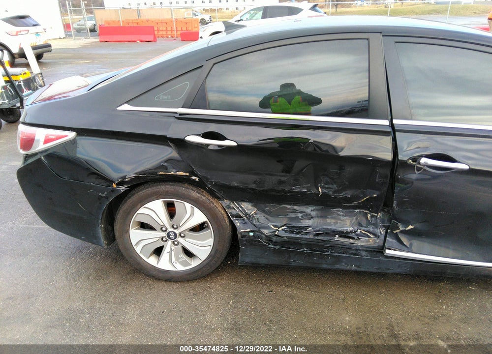 2013 HYUNDAI SONATA HYBRID VIN: KMHEC4A45DA081157
