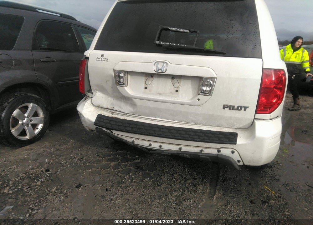 2004 HONDA PILOT EX VIN: 2HKYF18494H574894